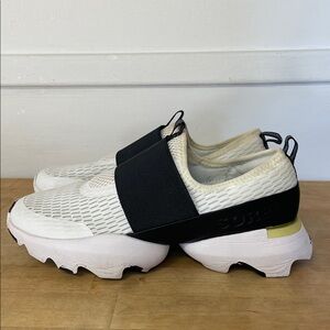 Sorel Women's Kinetic Impact Strap slip-on sneakers white w/ black strap size 8